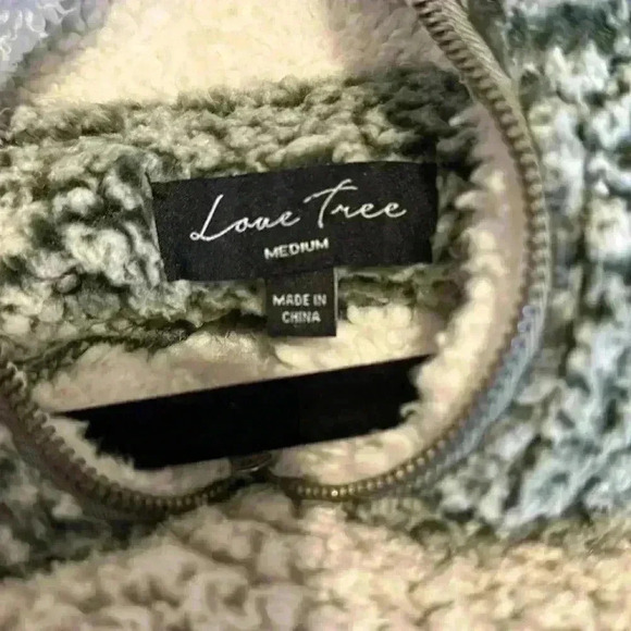 Love Tree Sherpa Pullover Size Medium - Picture 4 of 5